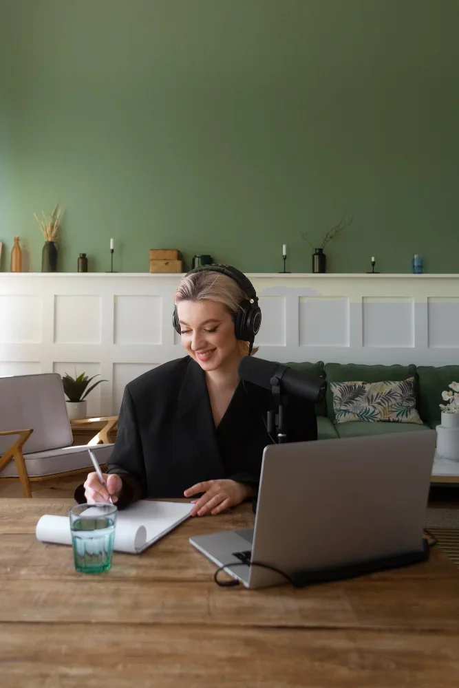 Solo tutor teaching online from home